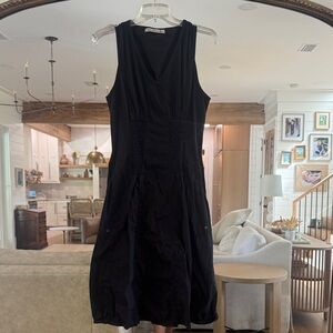 Elegant Black Sleeveless Midi Dress